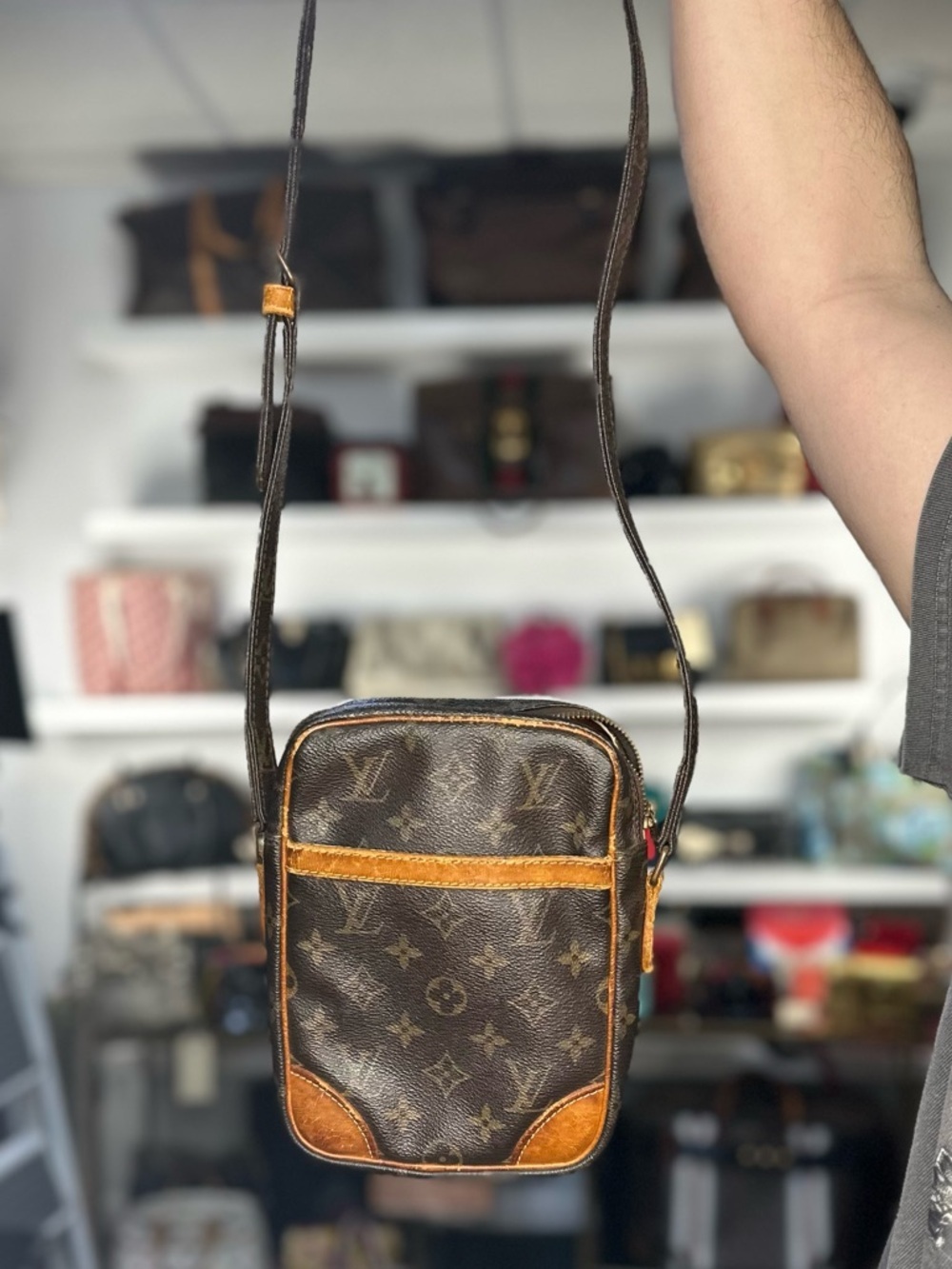 LV CROSSBODY